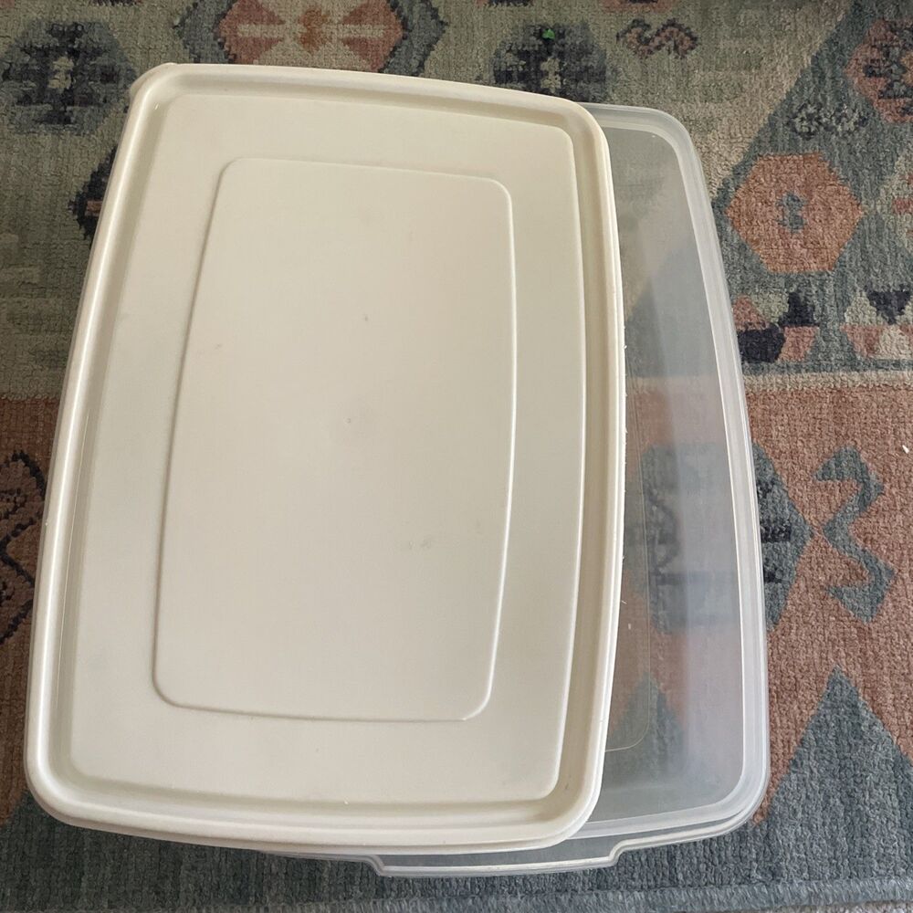 Vintage Rubbermaid Servin Saver #7 Rectangle 17 Cup Container Sheer & Almond Lid
